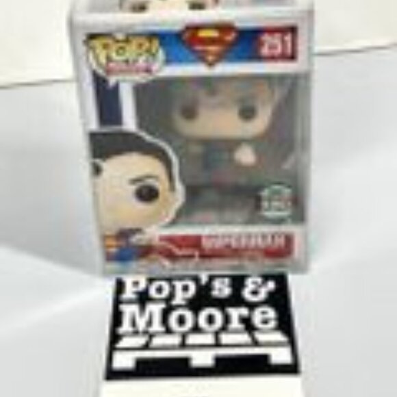 Funko Pop! Superman 251 Specialty Series Vinyl Figure With Protector - Picture 16 of 16